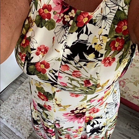 American living sleeveless dress beautiful flowers stretchy Red green ye… - Picture 8 of 16